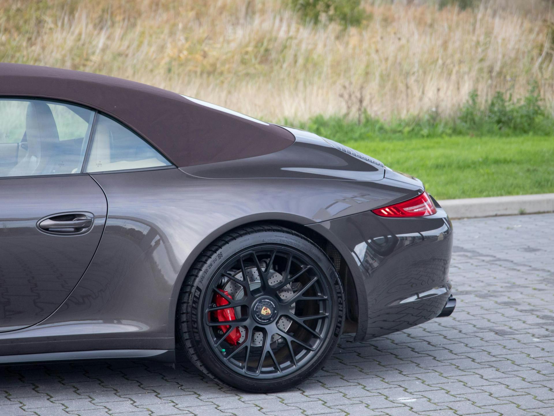 Porsche 911 Cabrio 3.8 Carrera 4 GTS | Bose | Sport Chrono | Carbon interieur pakket |